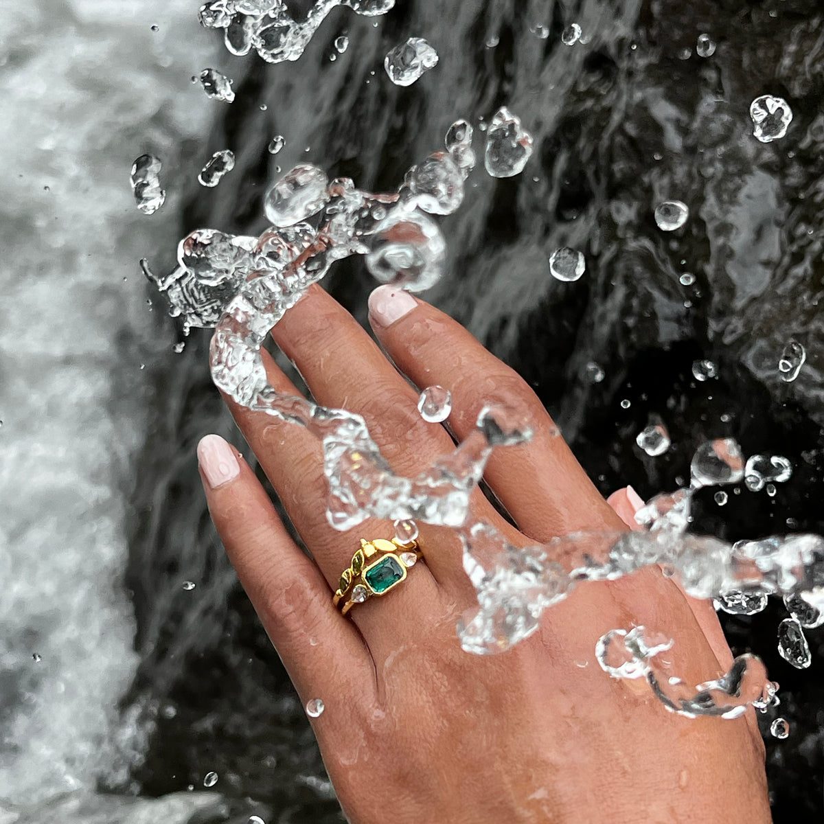 IBU BAGUETTE GREEN QUARTZ RING