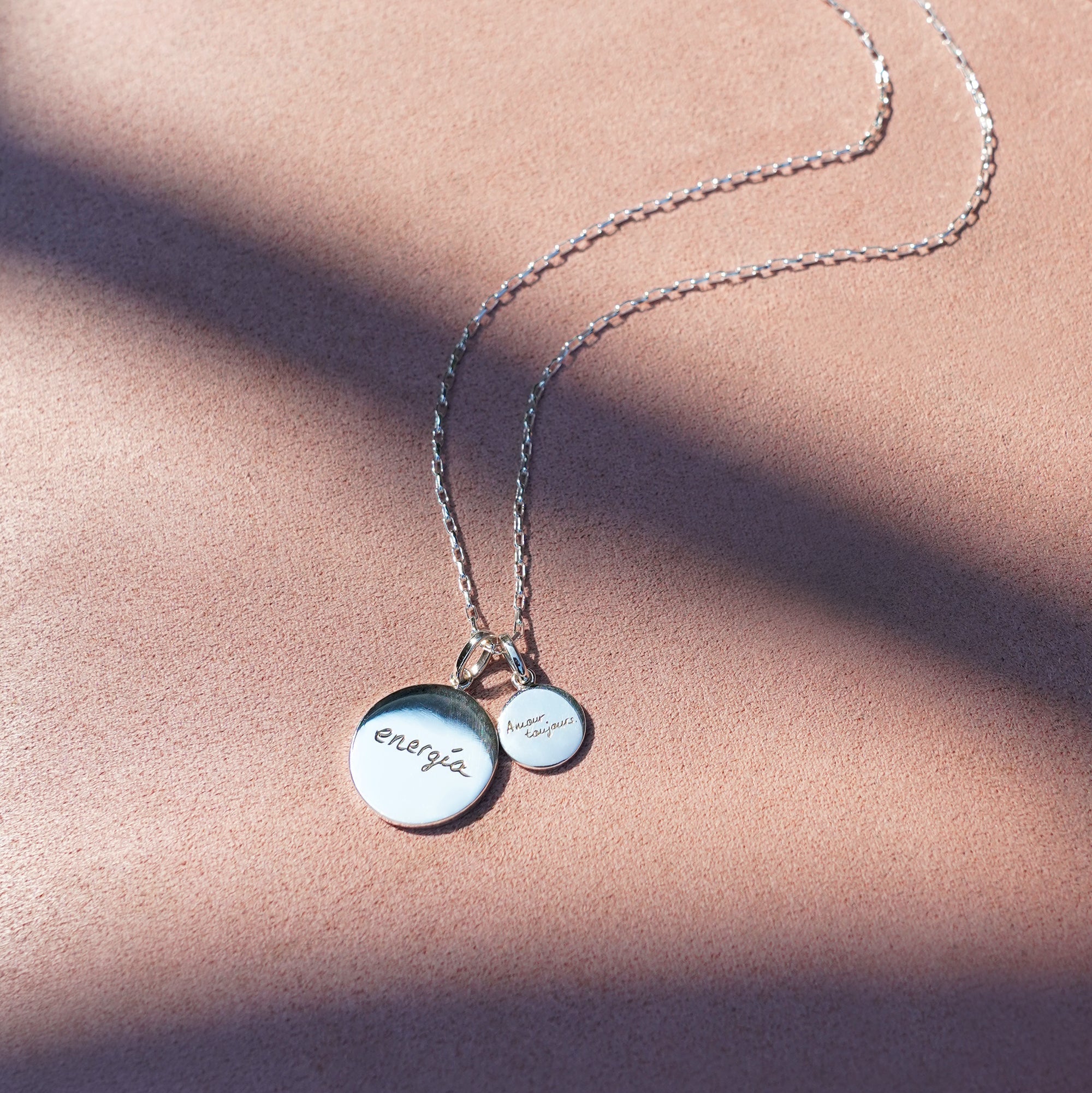 PERSONALIZED ROUND PENDANT NECKLACE - WITH ENGRAVES