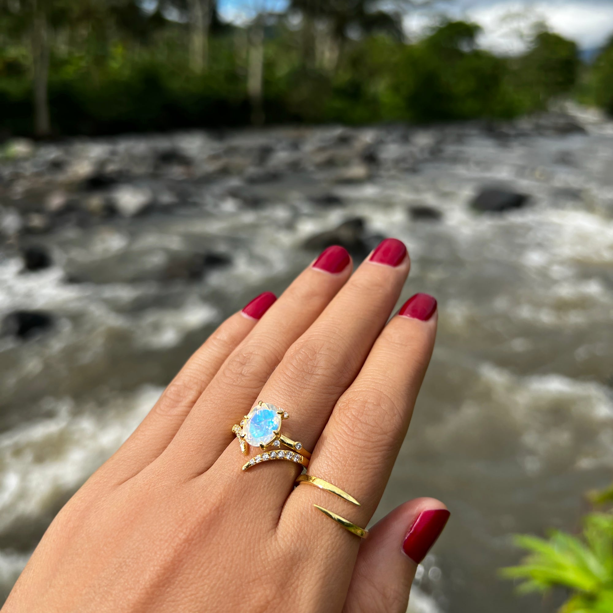 IBU FLOWER RAINBOW MOONSTONE RING