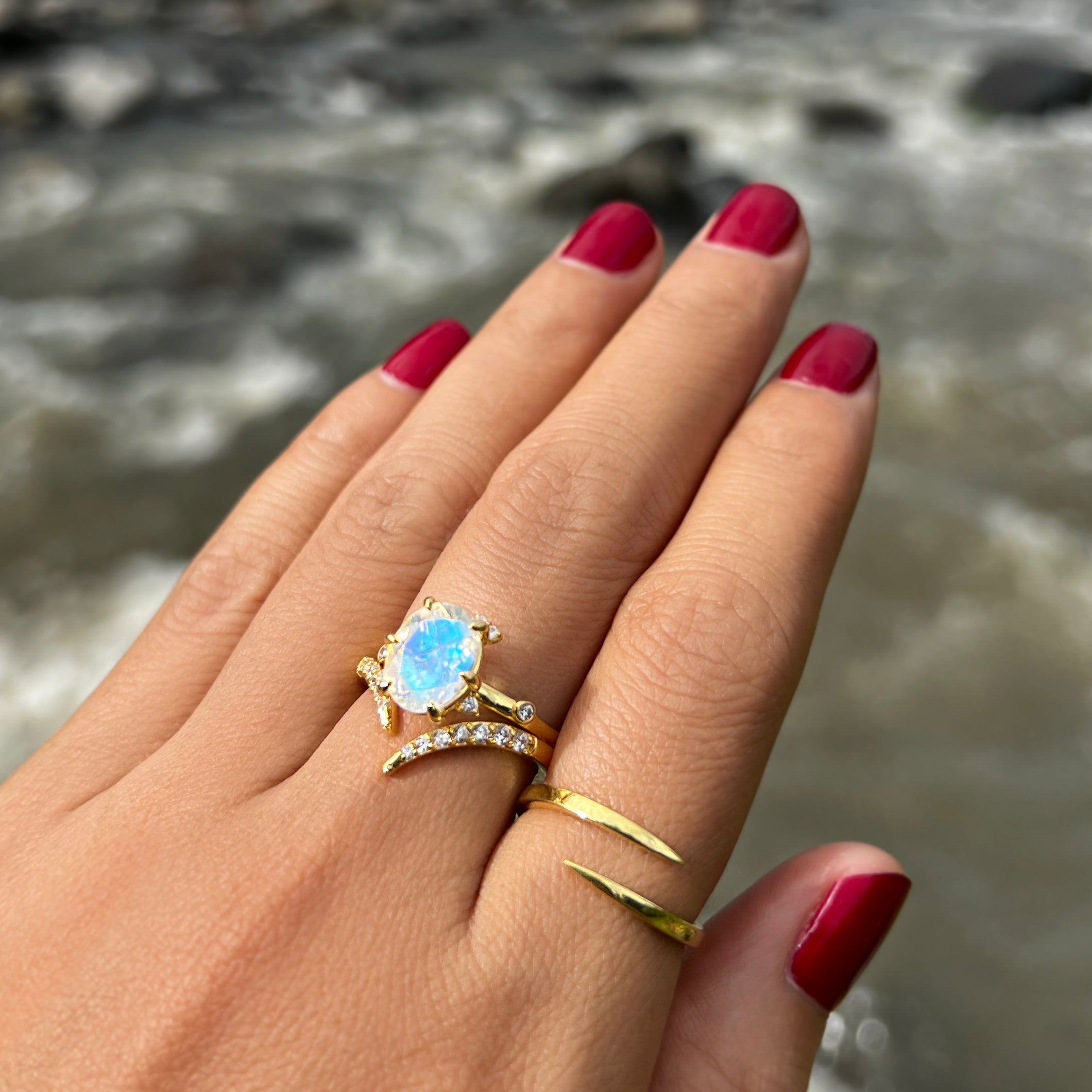 IBU FLOWER RAINBOW MOONSTONE RING