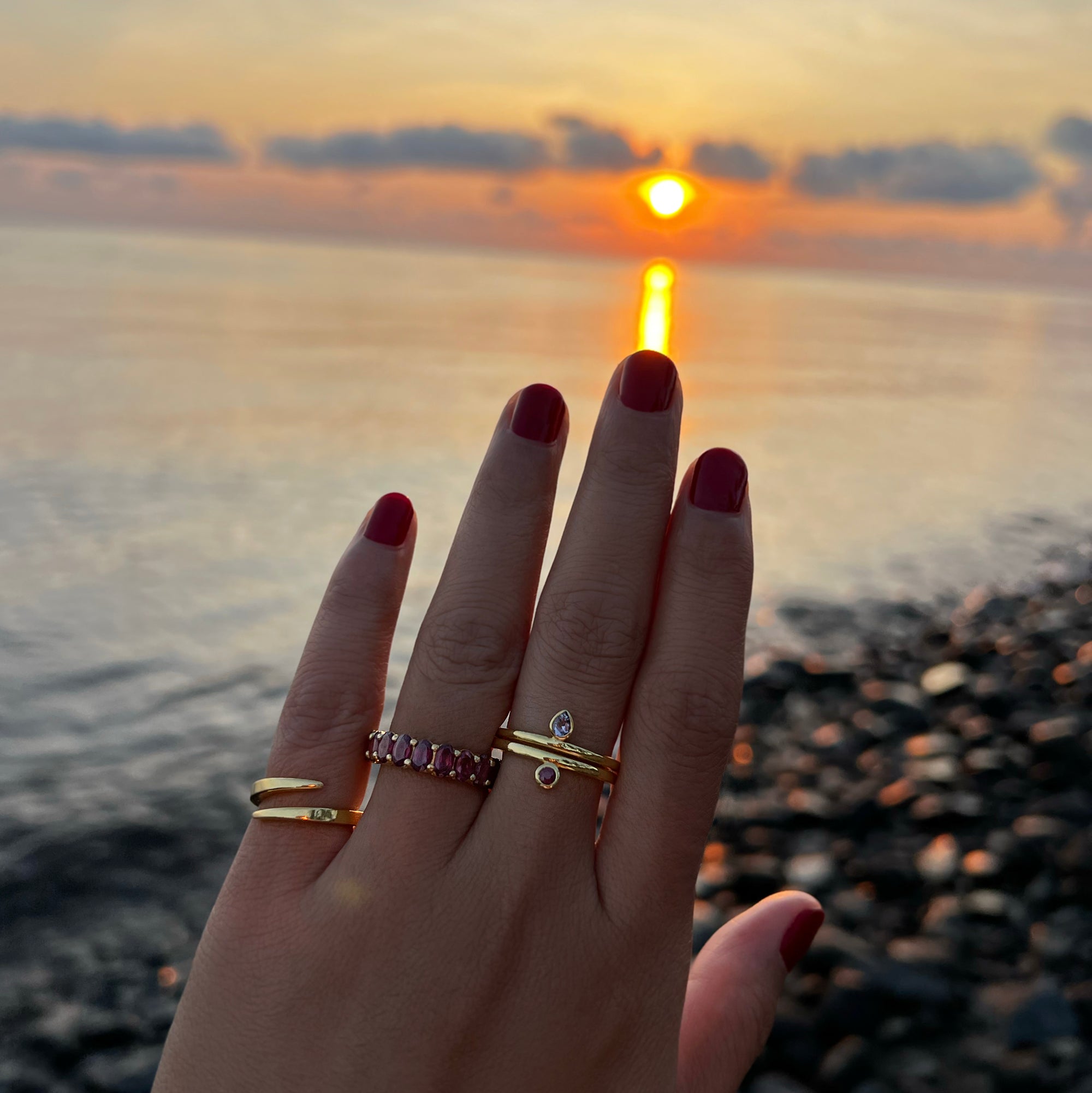 IBU IOLITE TINY SOLO STONE RING