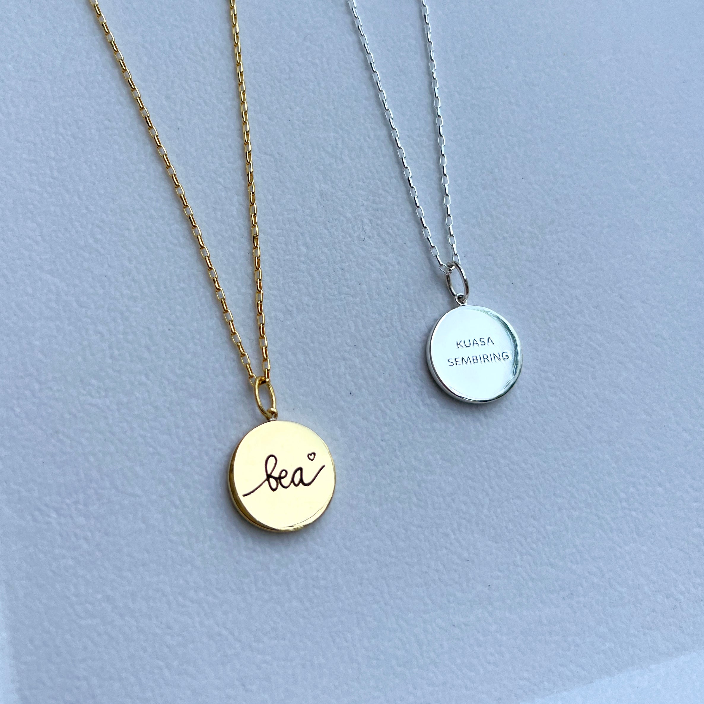 PERSONALIZED ONE ROUND PENDANTS NECKLACE - WITH ENGRAVES