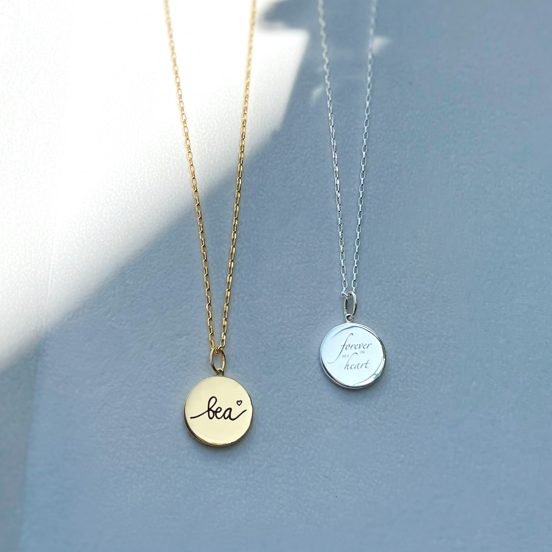 PERSONALIZED ONE ROUND PENDANTS NECKLACE - WITH ENGRAVES