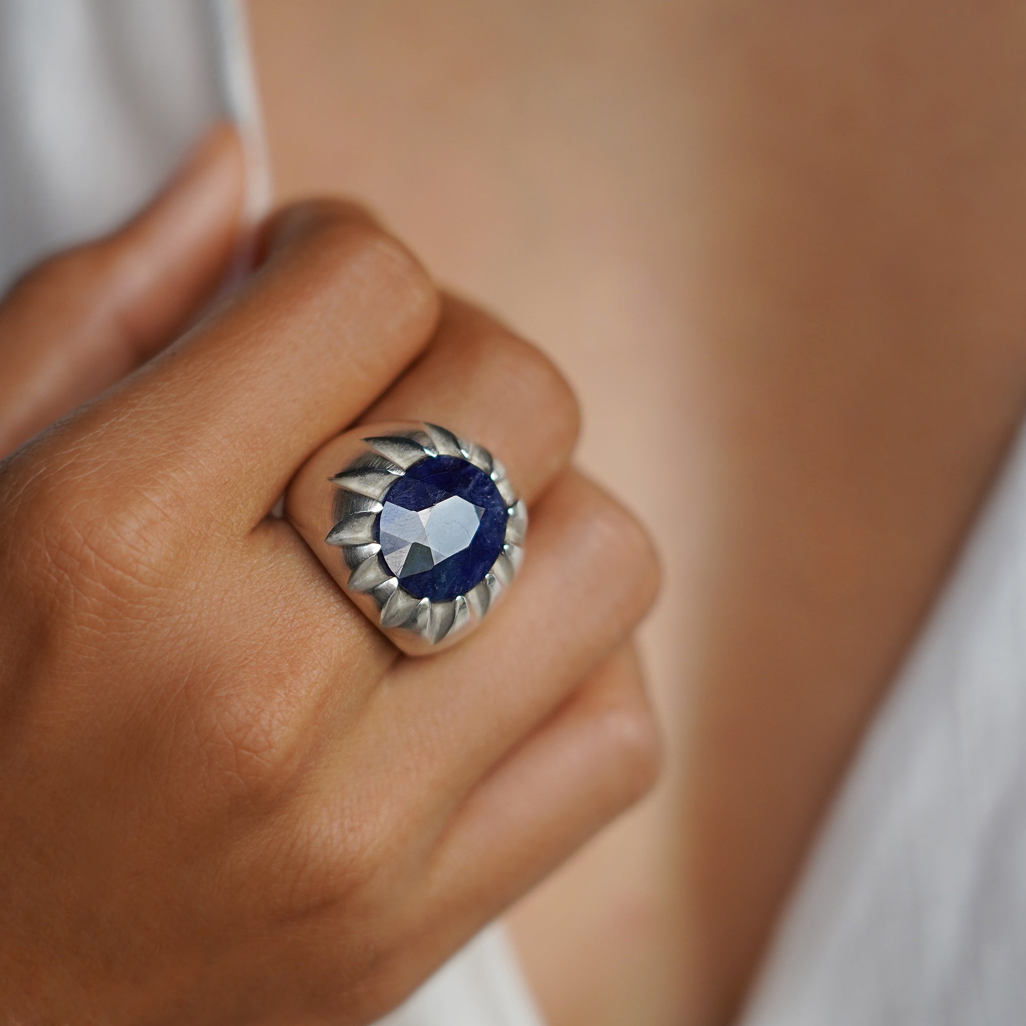 CLAW RING - BLUE SAPPHIRE - BITS OF BALI JEWELRY